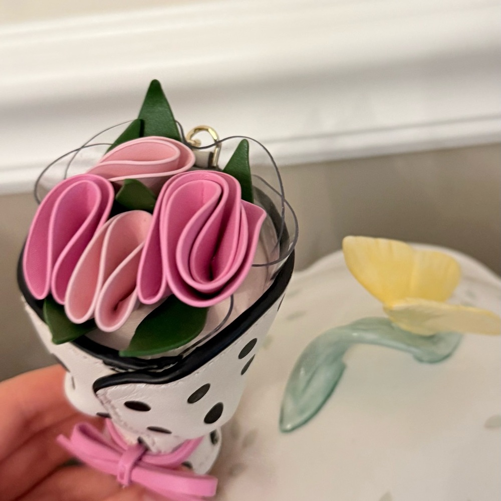 KATE SPADE Novelty 3D FLORA FLOWER BOUQUET KEYCHAIN BAG CHARM - Picture 8 of 10